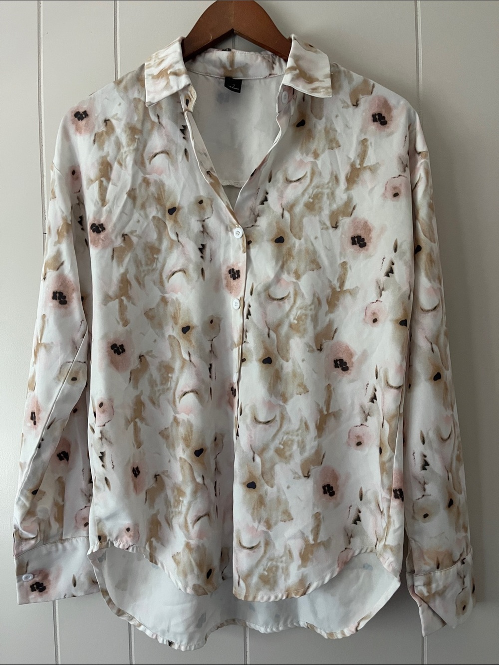 Floral Button-Up Blouse in Blush & Taupe - Picture 2 of 7